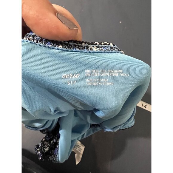 Aerie One-Piece Swimsuit Small With Star print Cut out Beach Vacation tropical - Picture 7 of 8